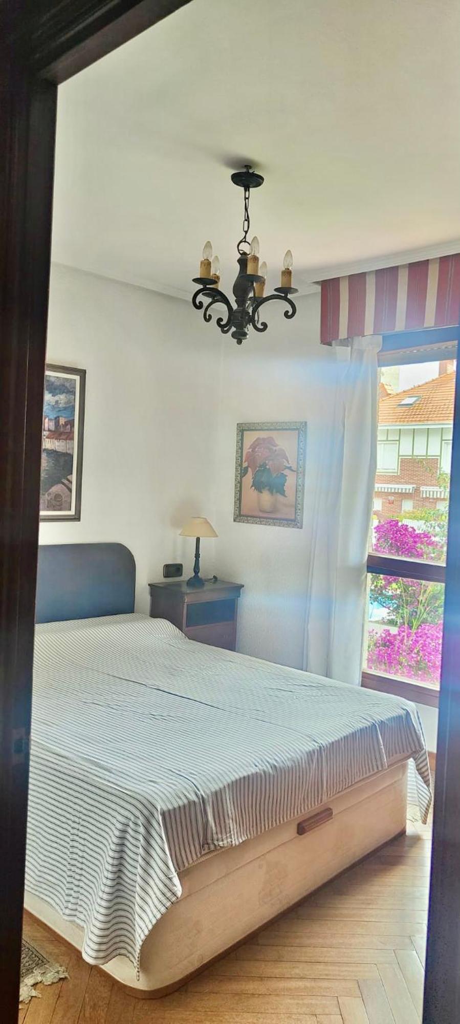 Al Lado De La Playa Con Piscina Privada, Jardin Y Barbacoa, Fronton, 6 Laredo