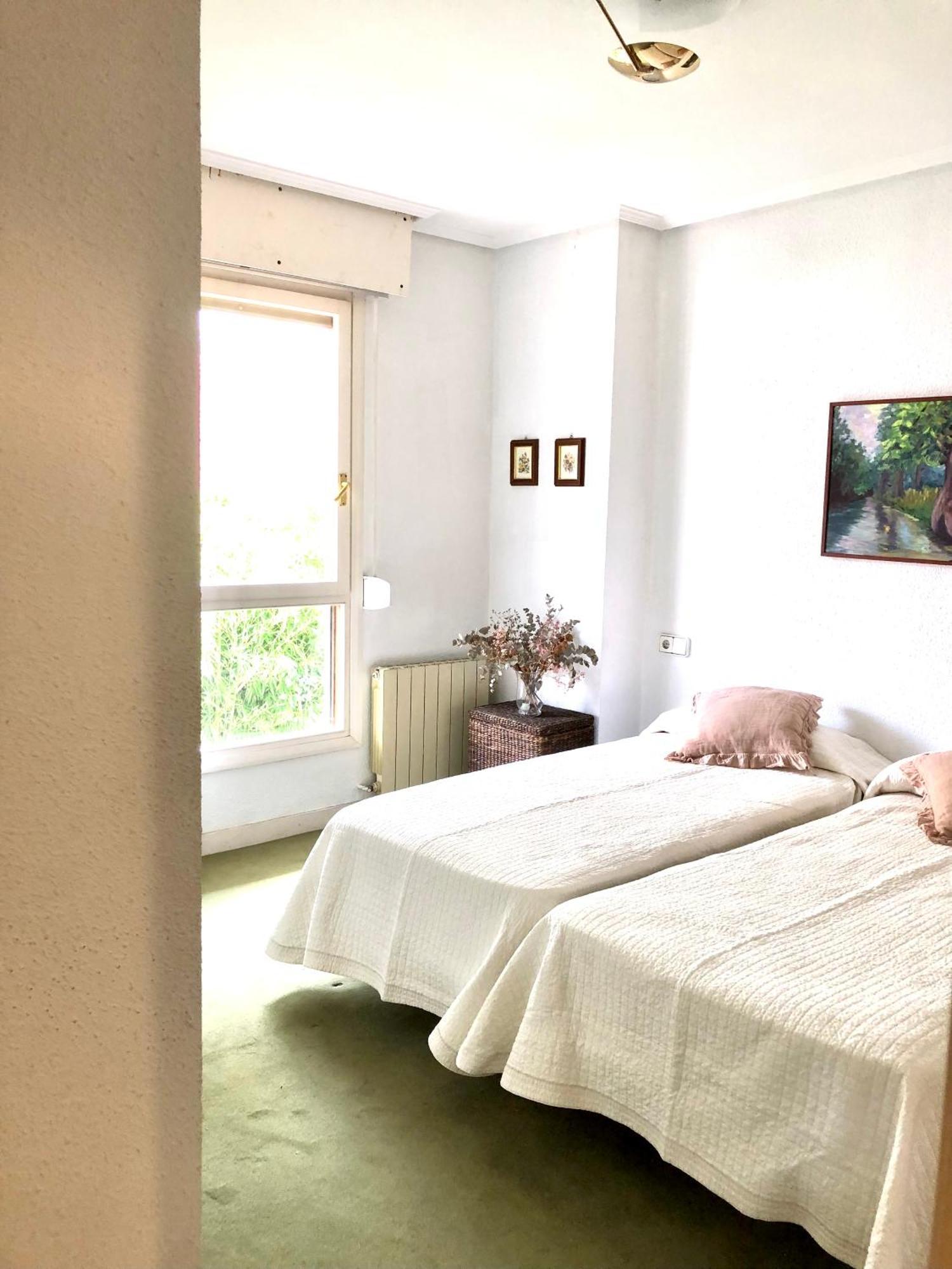 Al Lado De La Playa Con Piscina Privada, Jardin Y Barbacoa, Fronton, 6 Laredo