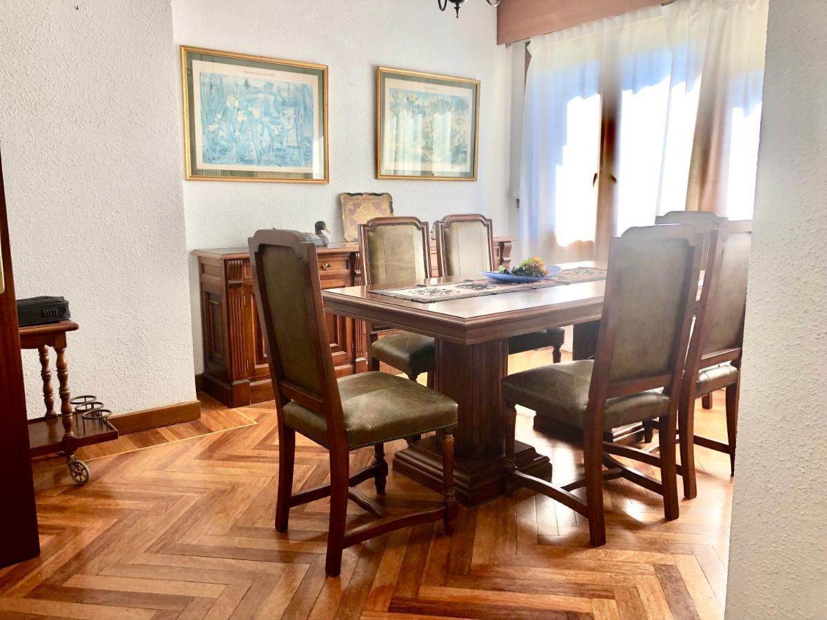 Al Lado De La Playa Con Piscina Privada, Jardin Y Barbacoa, Fronton, 6 Holiday home Laredo